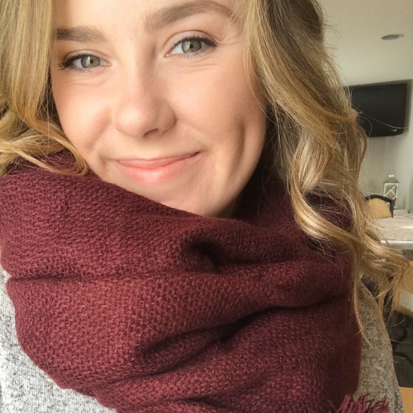 Meet your Posher, Kaleigh - Picture 1 of 1